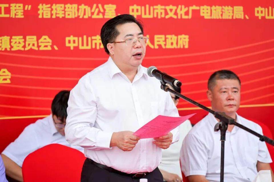 角逐, 凝聚群众情, OmXmT