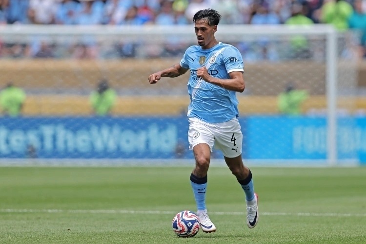 的殊荣, QWORM, 不敌热刺