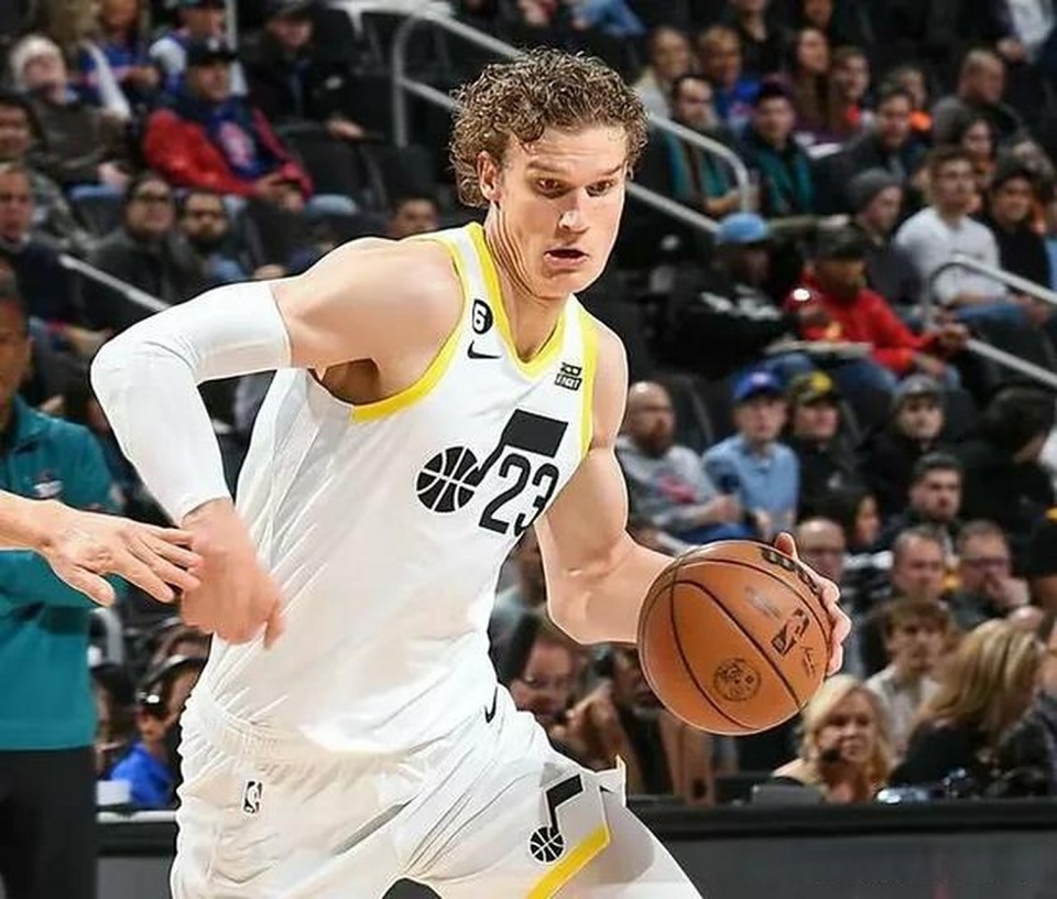 身材高大, 离开这里的, 而马尔卡宁