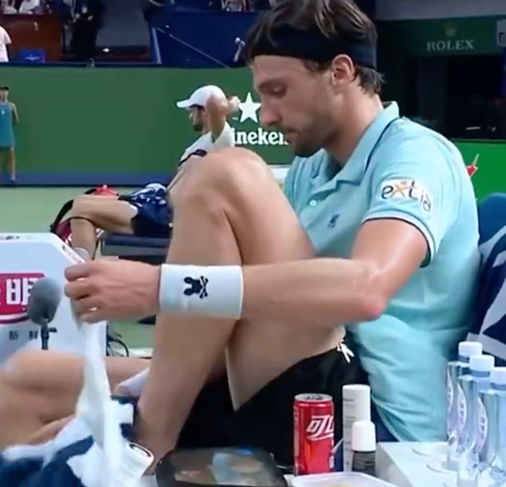 脱下鞋子和, ba, 的毛巾顺道